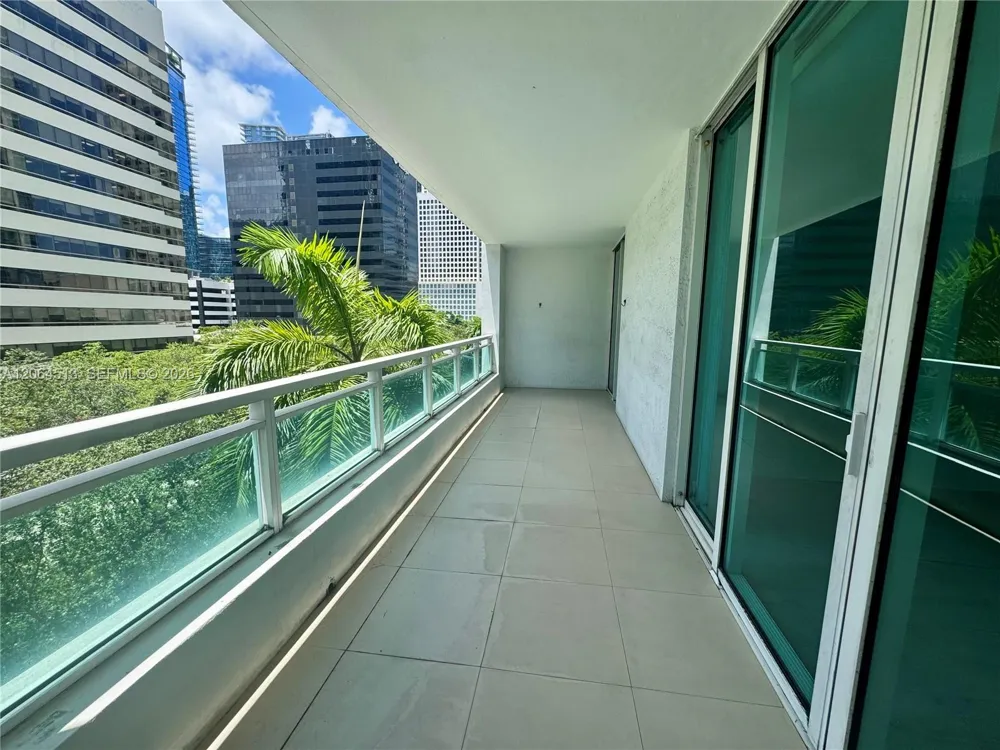 951 Brickell Ave #409 Miami, FL 33131