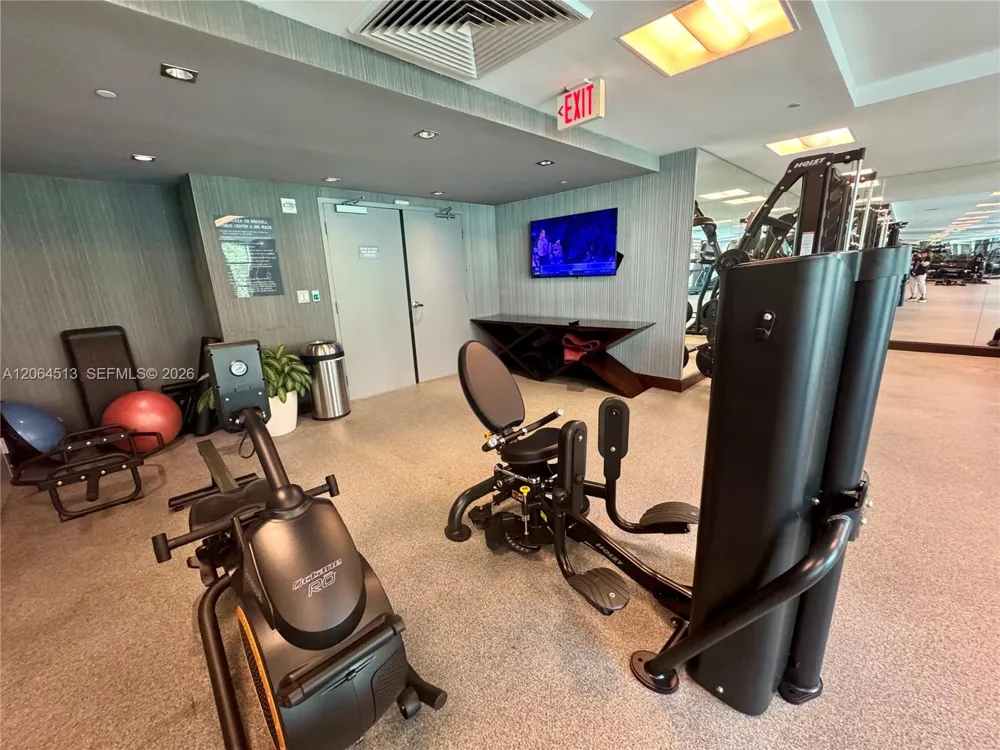 951 Brickell Ave #409 Miami, FL 33131
