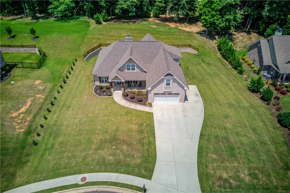 222 Ivey Drive Bethlehem, GA 30620