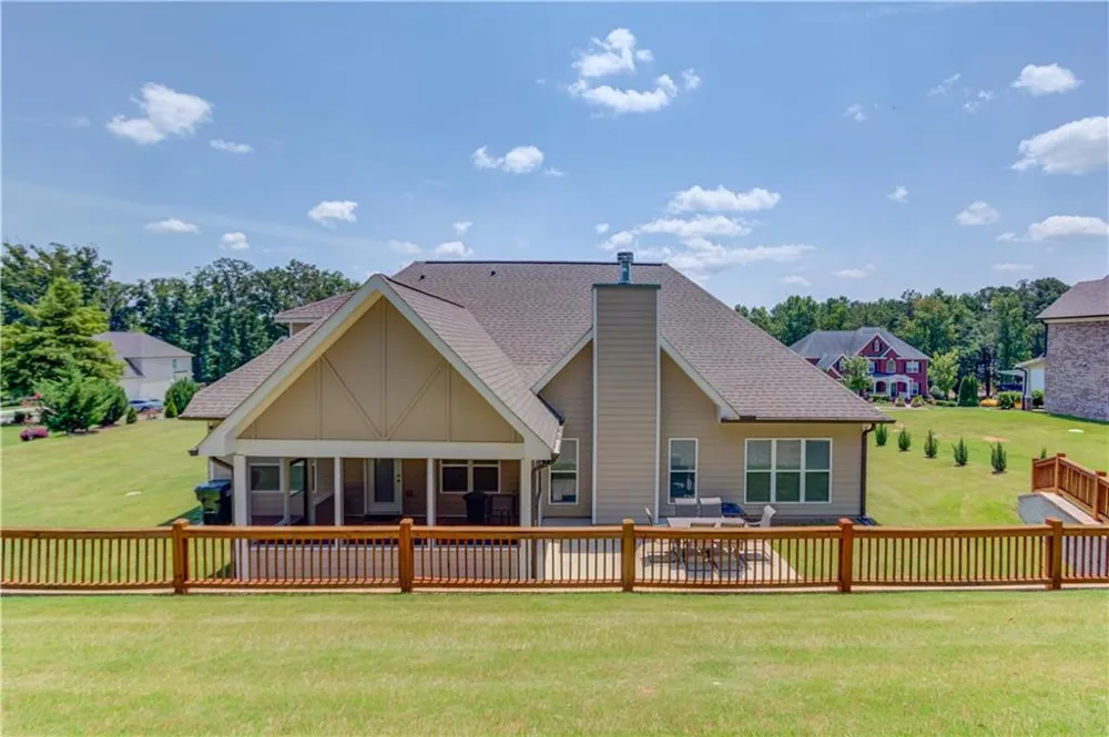 222 Ivey Drive Bethlehem, GA 30620