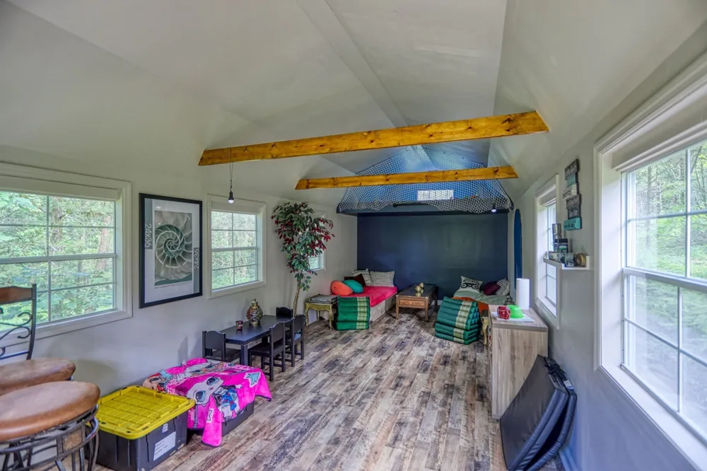 193 Dixon Ln Pleasant Shade, TN 37145