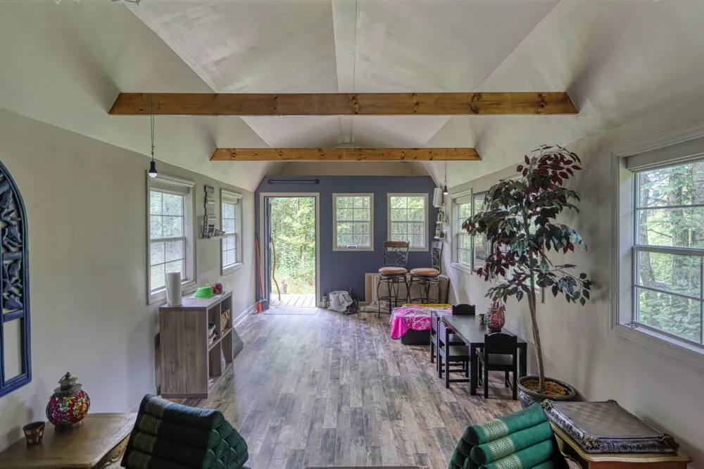 193 Dixon Ln Pleasant Shade, TN 37145