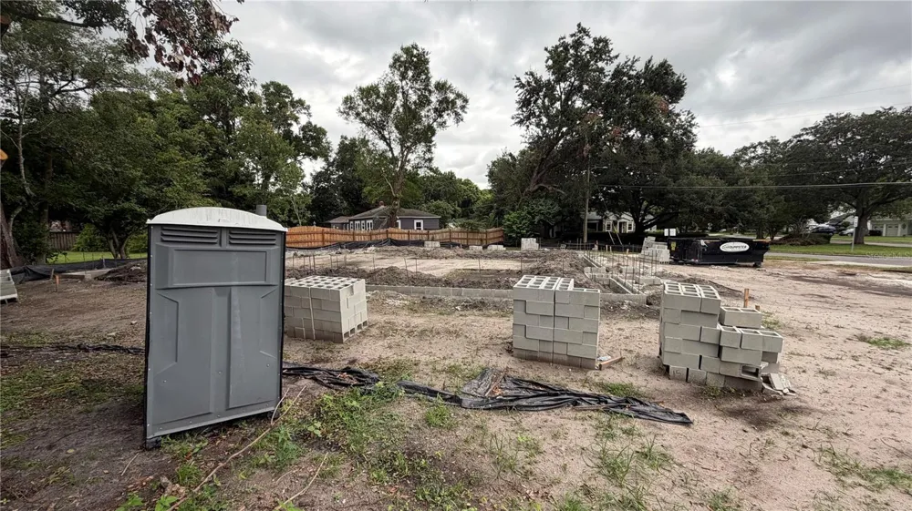 826 GARDEN PLAZA Orlando, FL 32803
