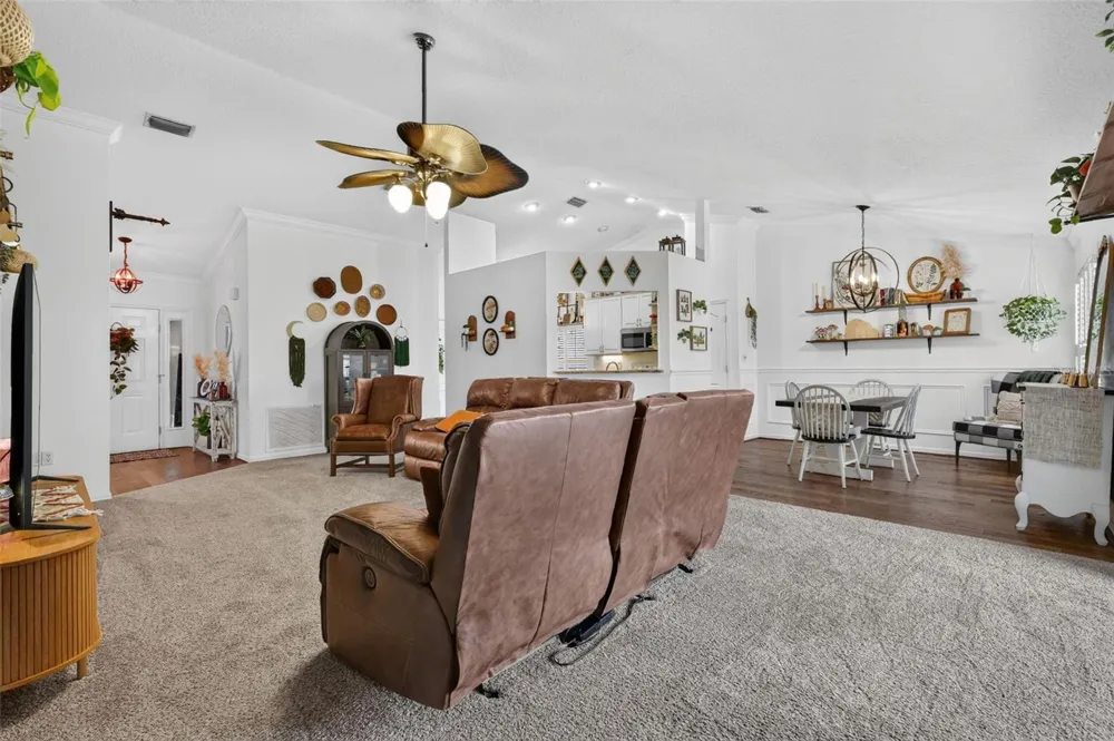 57 TOWNHILL DRIVE Eustis, FL 32726