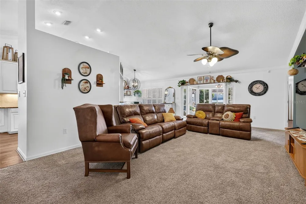 57 TOWNHILL DRIVE Eustis, FL 32726