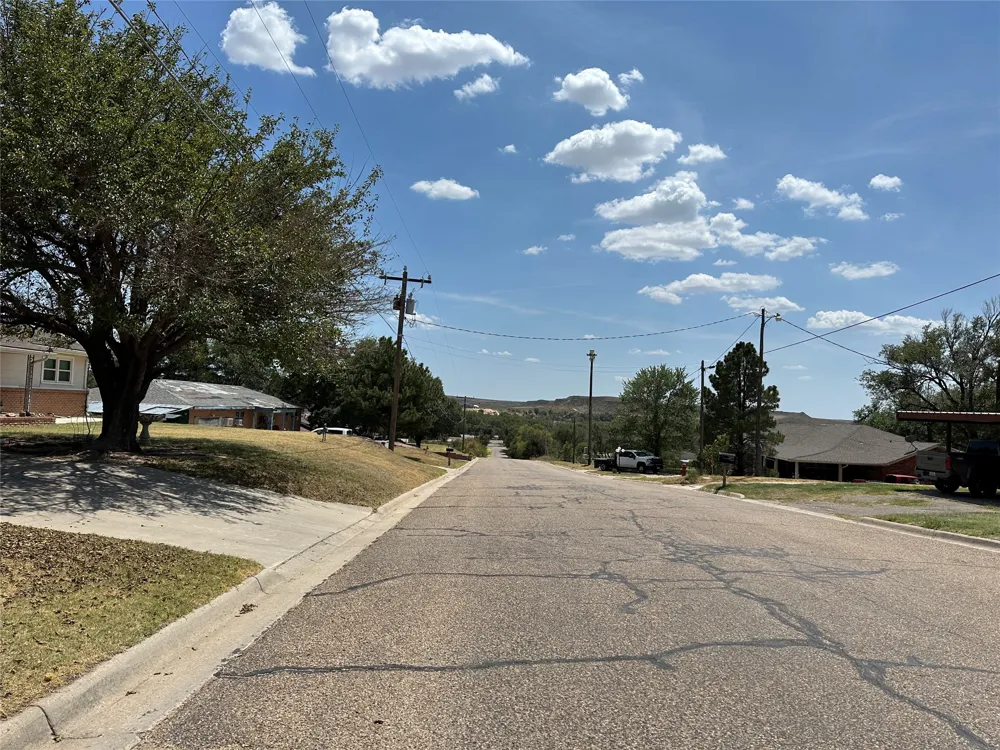 1308 Lion Street Miami, TX 79059