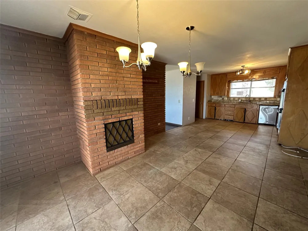 1308 Lion Street Miami, TX 79059