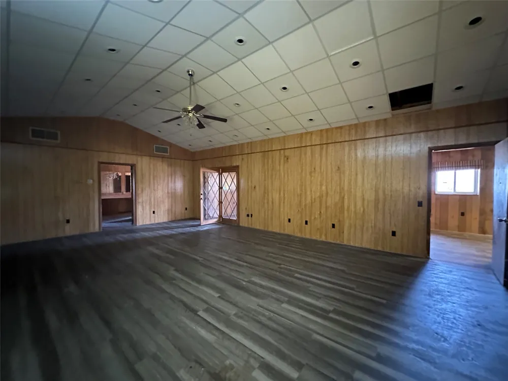 1308 Lion Street Miami, TX 79059