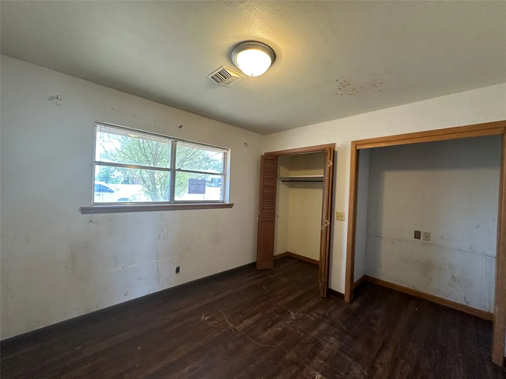 1308 Lion Street Miami, TX 79059
