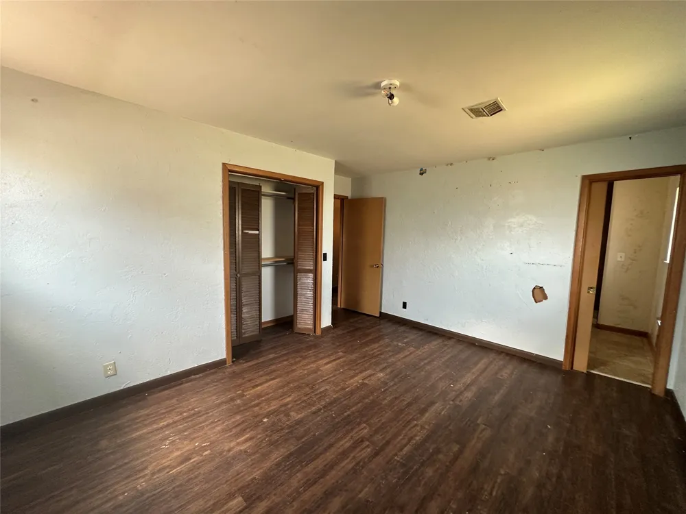 1308 Lion Street Miami, TX 79059