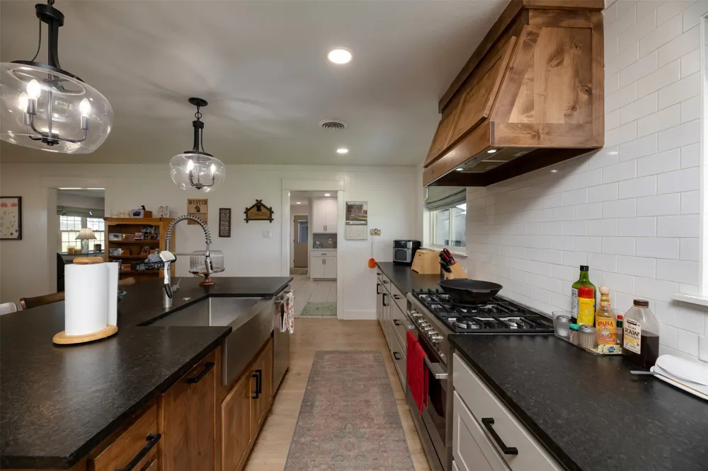 489 Pine Road Poolville, TX 76487