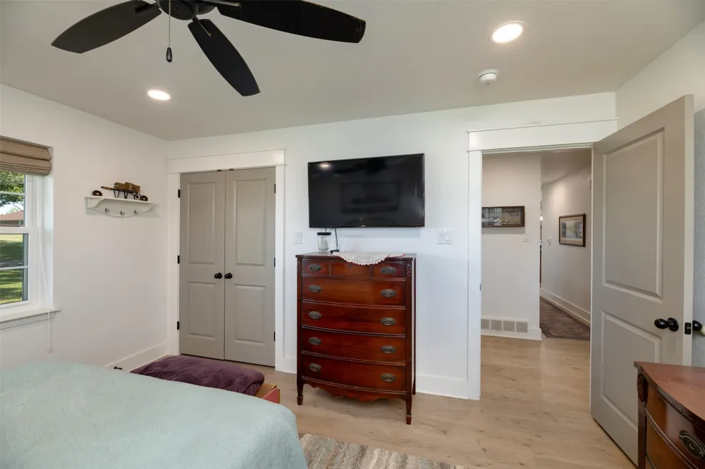 489 Pine Road Poolville, TX 76487