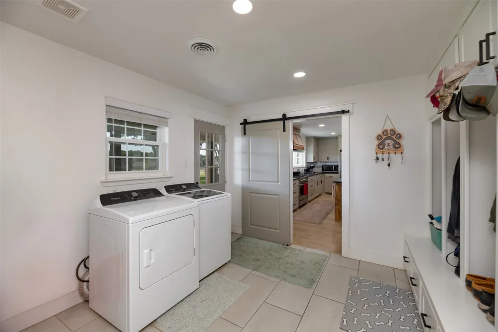 489 Pine Road Poolville, TX 76487