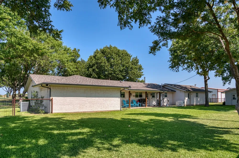 489 Pine Road Poolville, TX 76487