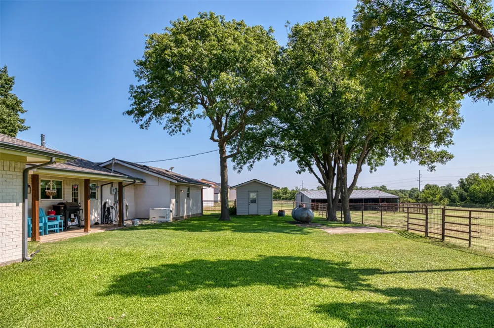 489 Pine Road Poolville, TX 76487