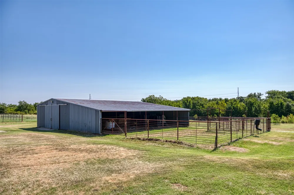 489 Pine Road Poolville, TX 76487