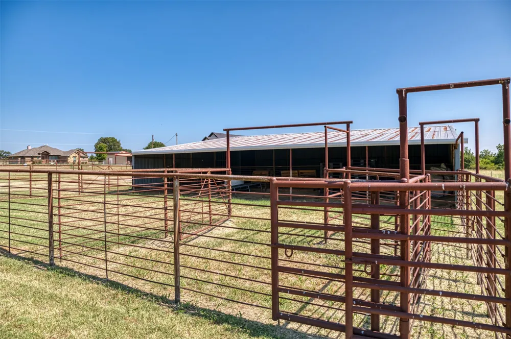 489 Pine Road Poolville, TX 76487