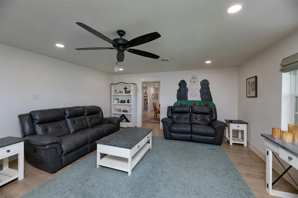 489 Pine Road Poolville, TX 76487