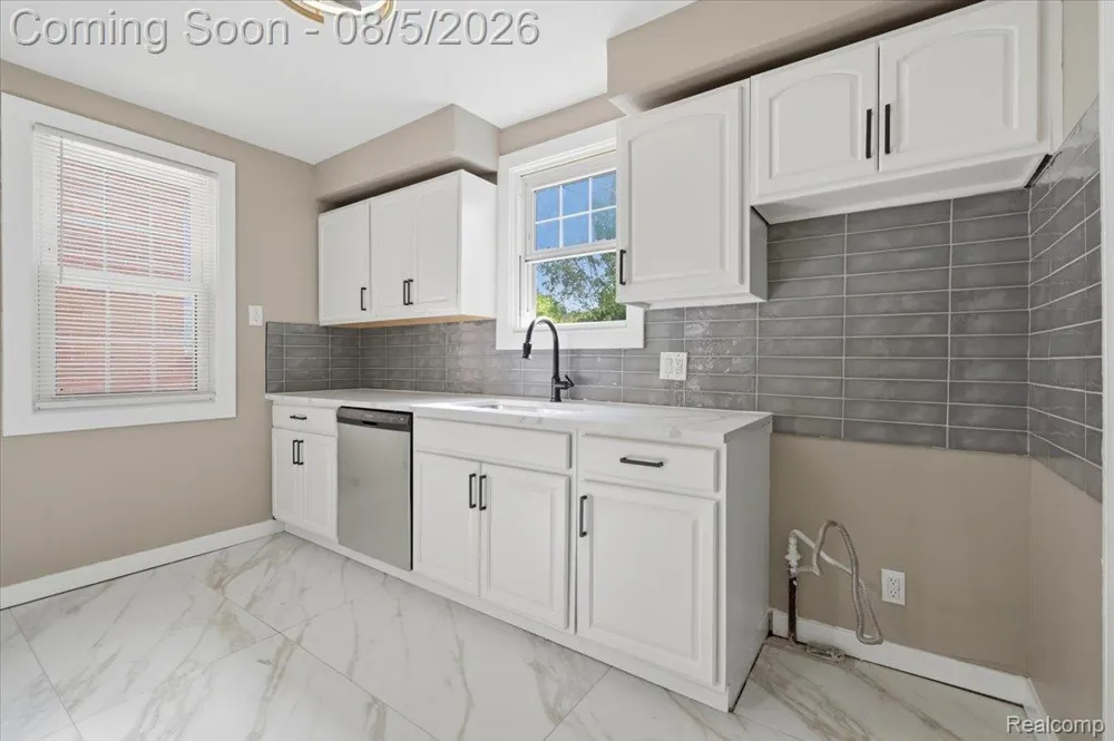 16712 Glastonbury Road Detroit City, MI 48219
