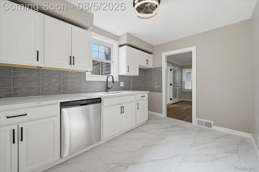 16712 Glastonbury Road Detroit City, MI 48219