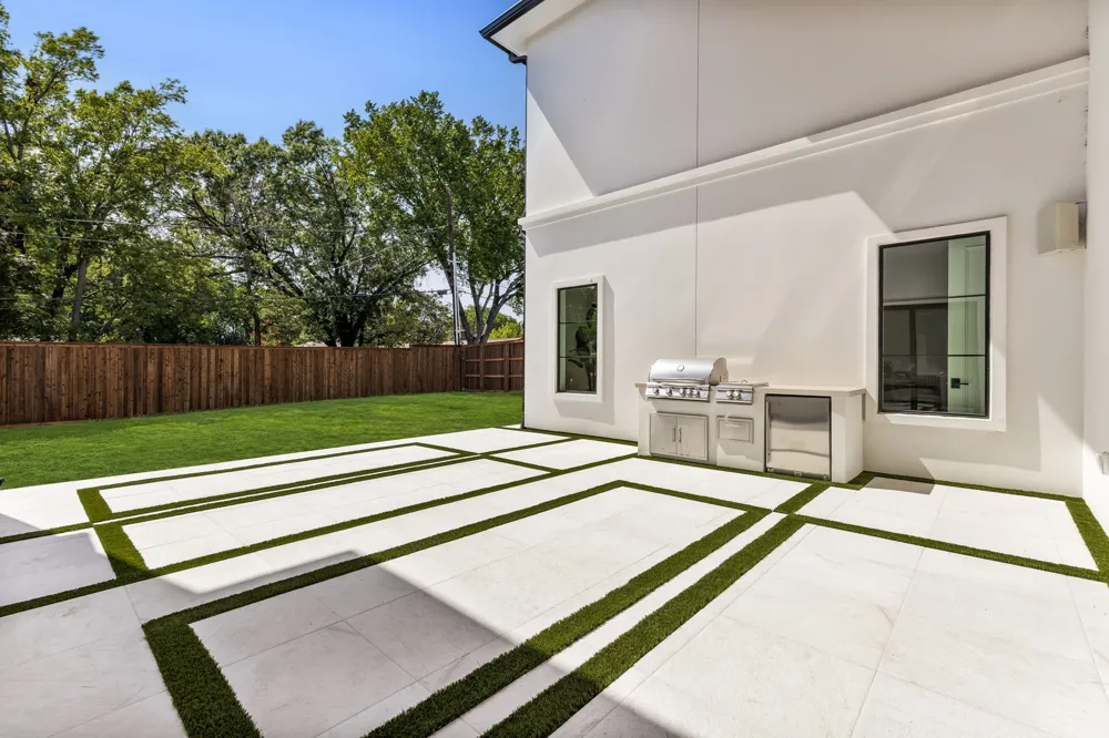 9421 Thornberry Lane Dallas, TX 75220