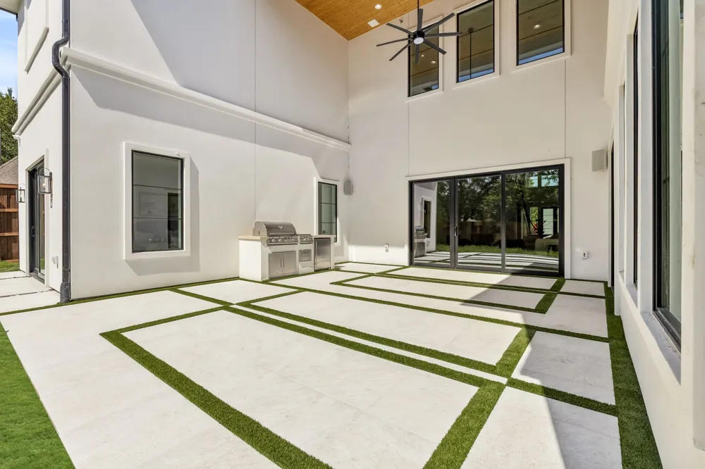9421 Thornberry Lane Dallas, TX 75220