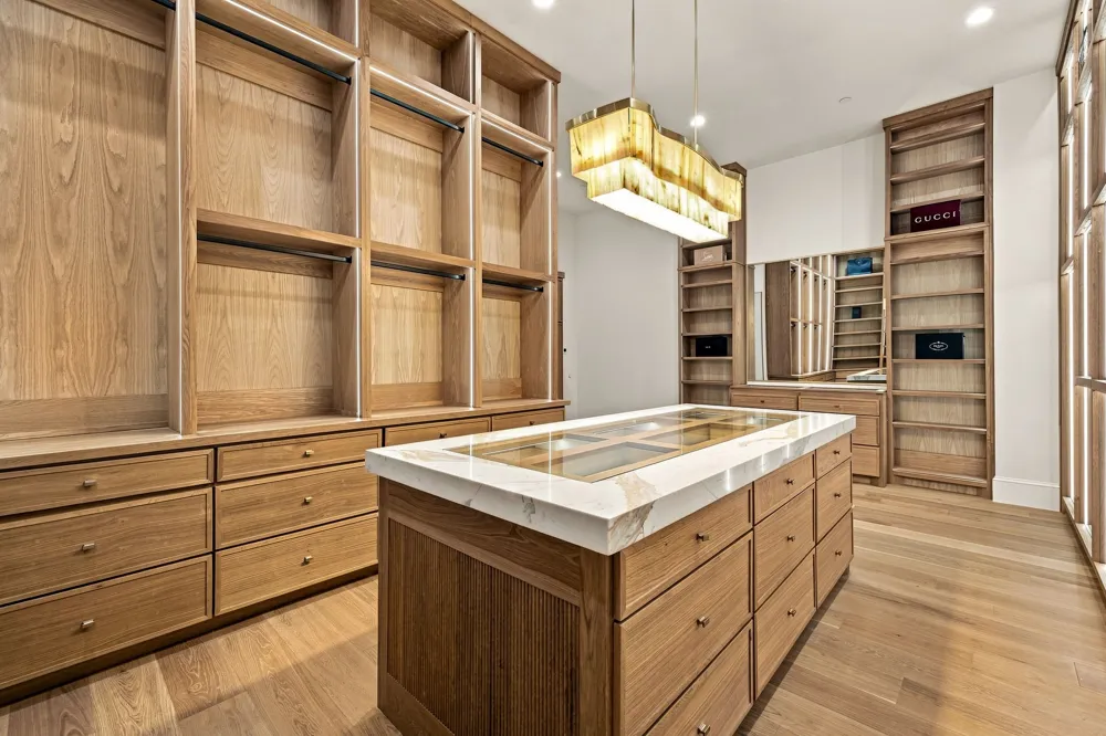 9421 Thornberry Lane Dallas, TX 75220