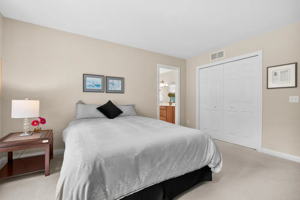 8475 Parkstone Terrace Mattawan, MI 49071