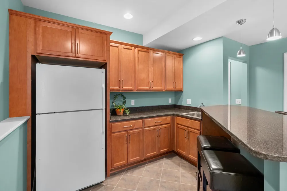 8475 Parkstone Terrace Mattawan, MI 49071