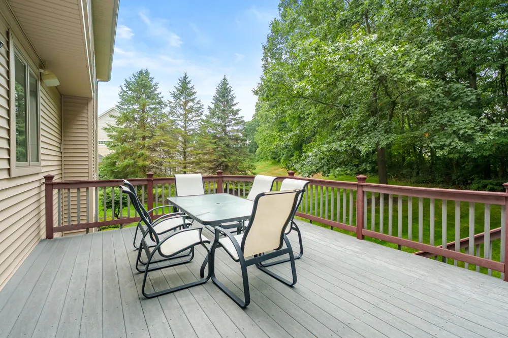 8475 Parkstone Terrace Mattawan, MI 49071