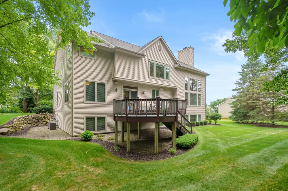 8475 Parkstone Terrace Mattawan, MI 49071