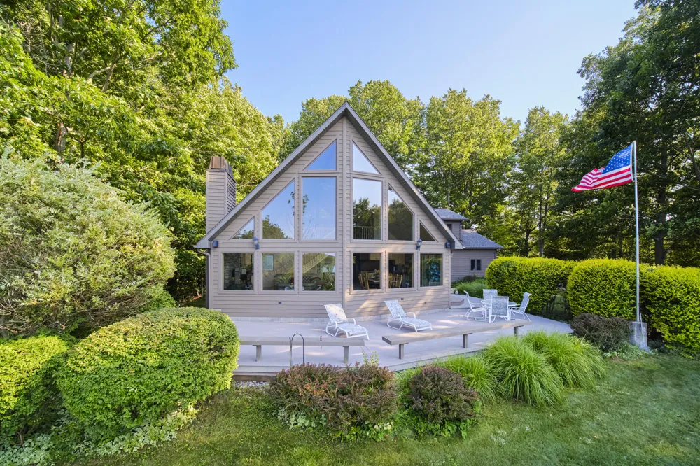 4821 Crescent Beach Road Onekama, MI 49675