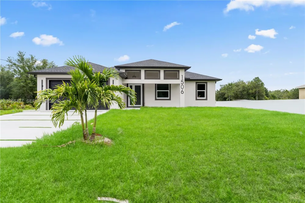 1506 Richmond Ave N Lehigh Acres, FL 33972
