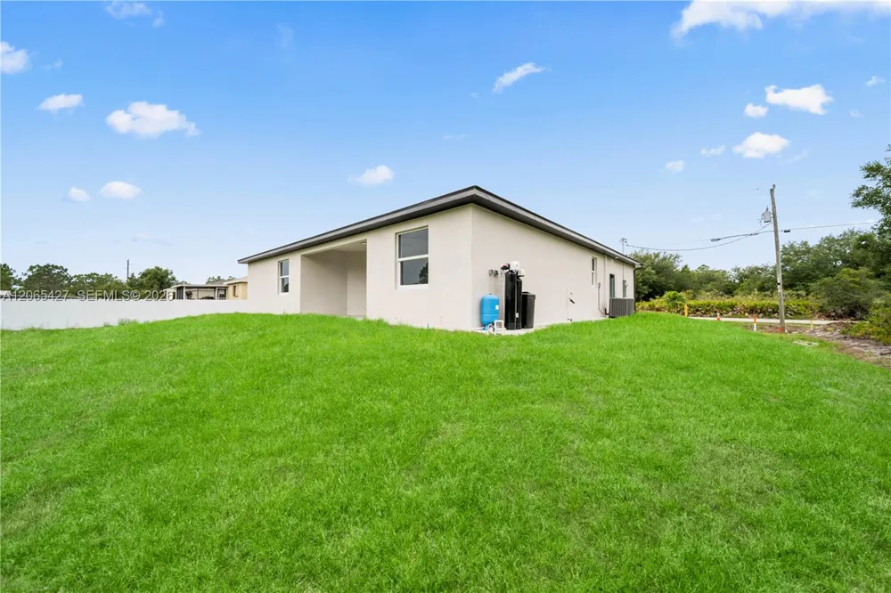 1506 Richmond Ave N Lehigh Acres, FL 33972