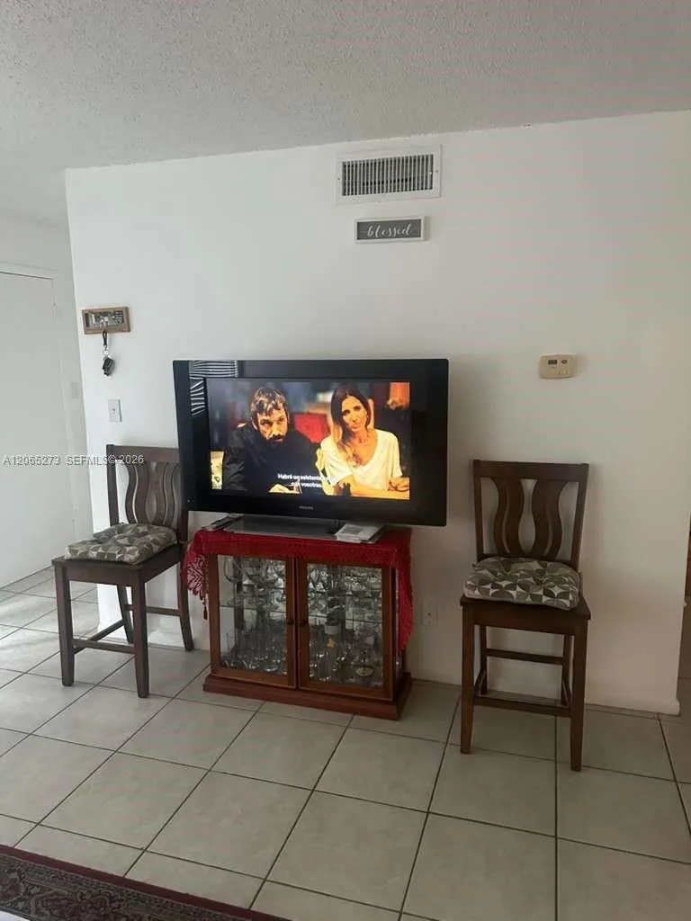 13287 Arbor Pointe Circle #304 Tampa, FL 33617