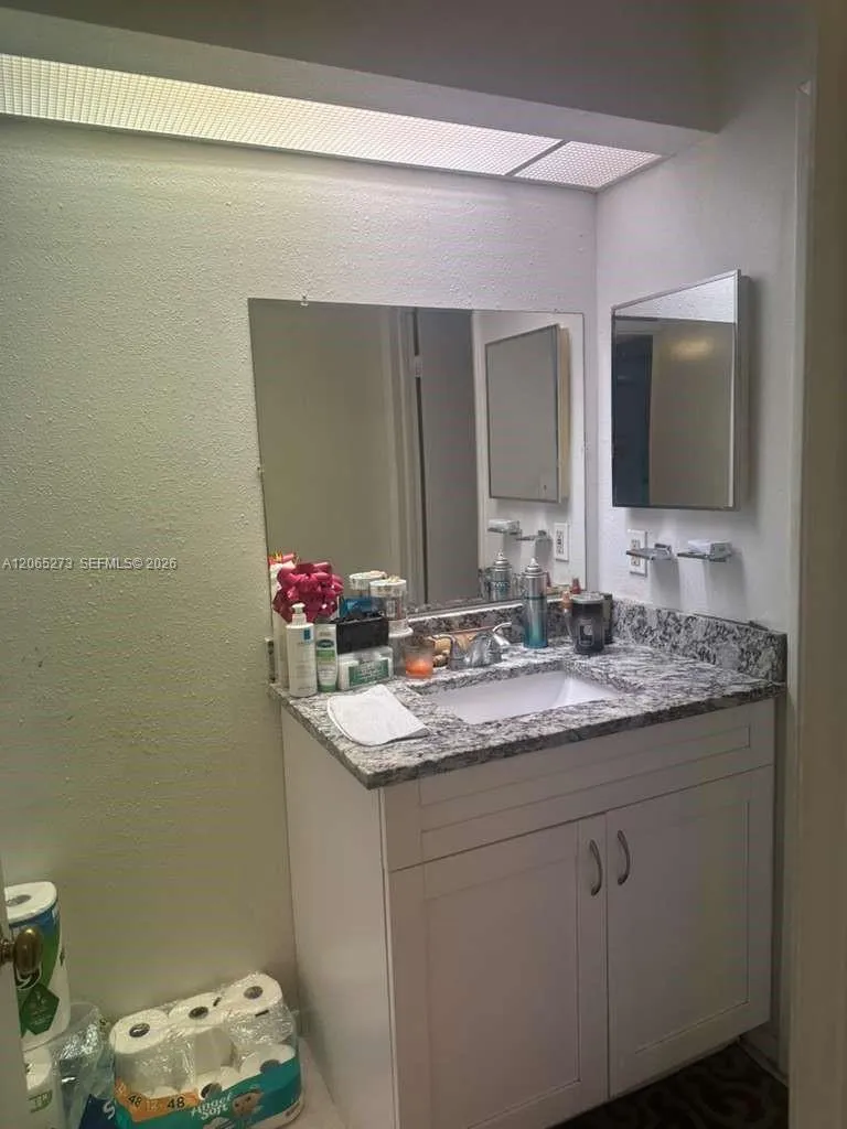 13287 Arbor Pointe Circle #304 Tampa, FL 33617