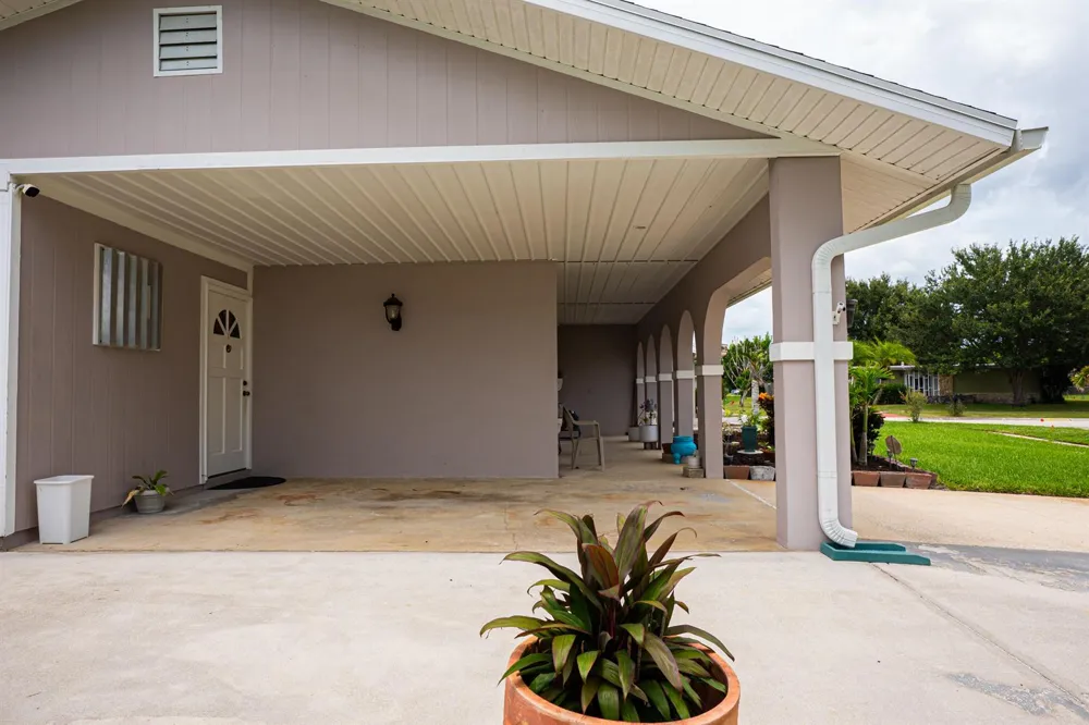 814 SE Corto Court Port St. Lucie, FL 34983