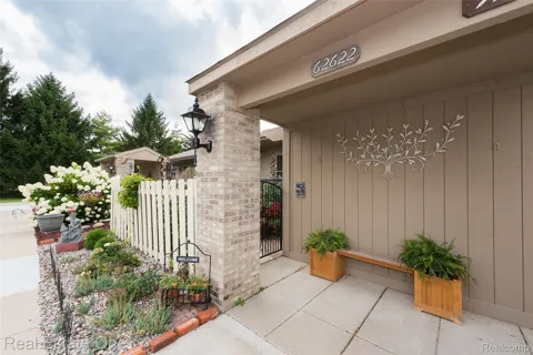62622 RALEIGH COURT #3