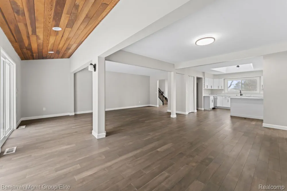 5910 Cedar Knoll Drive Genoa Township, MI 48116