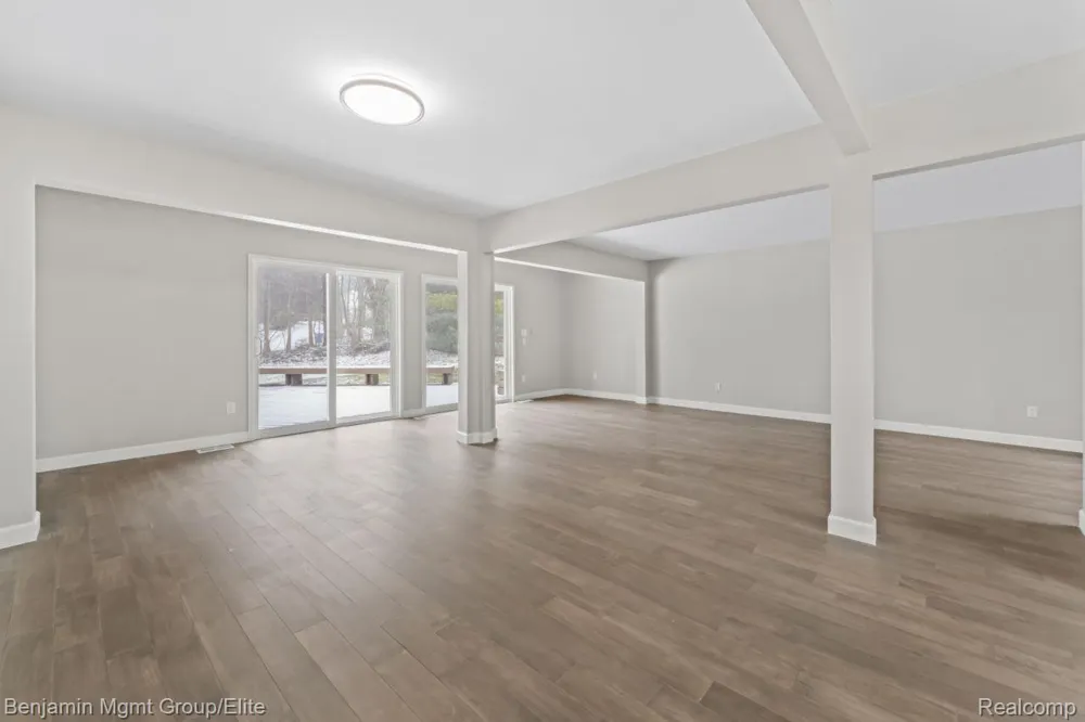 5910 Cedar Knoll Drive Genoa Township, MI 48116