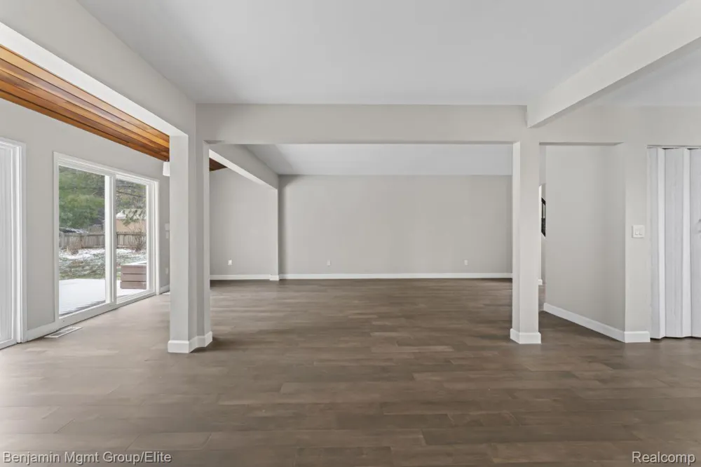 5910 Cedar Knoll Drive Genoa Township, MI 48116