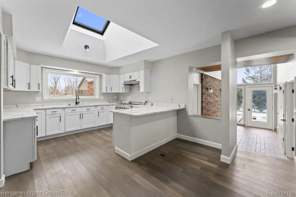 5910 Cedar Knoll Drive Genoa Township, MI 48116