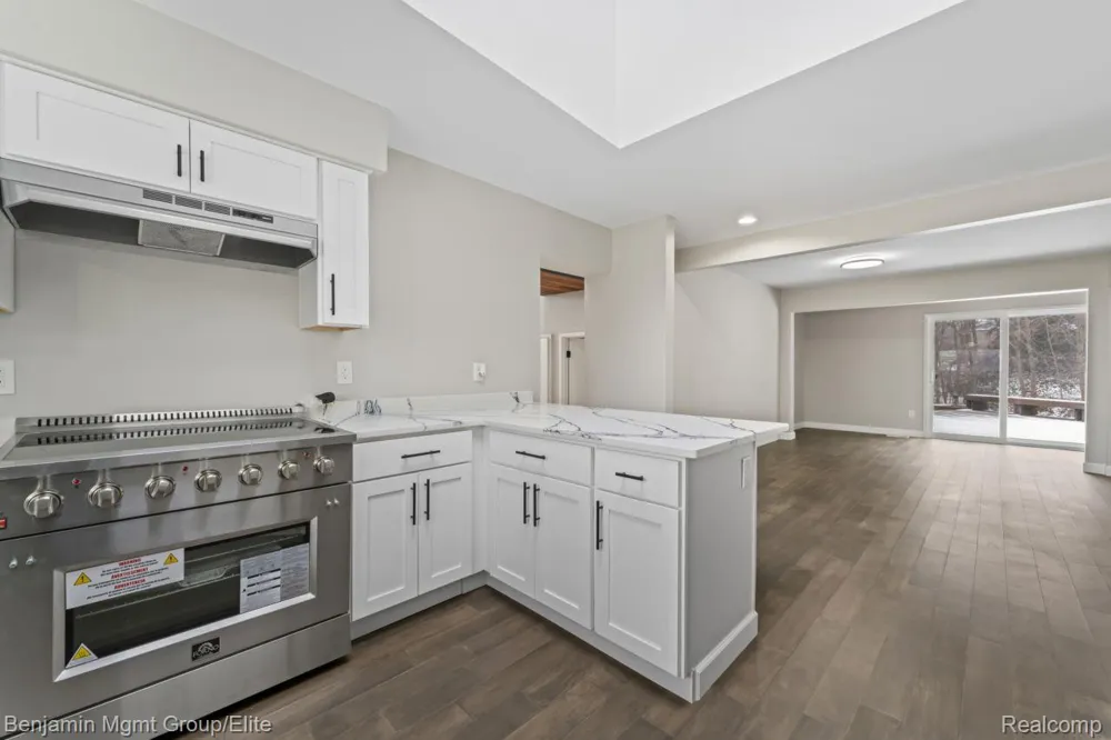 5910 Cedar Knoll Drive Genoa Township, MI 48116