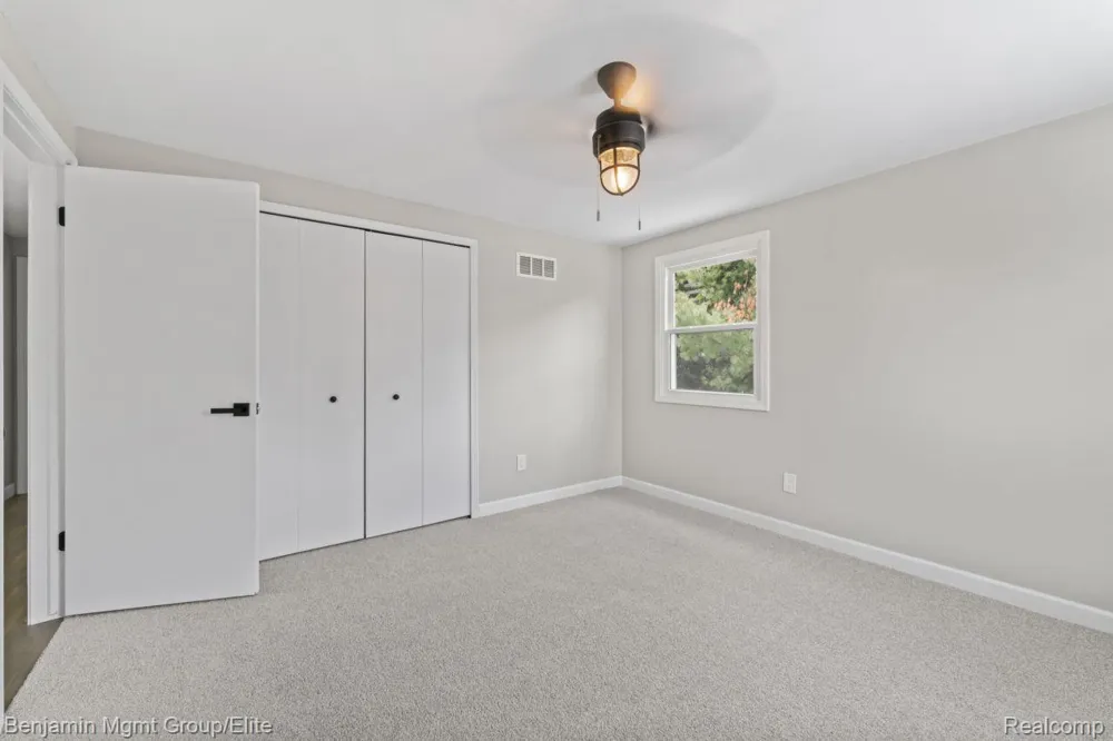 5910 Cedar Knoll Drive Genoa Township, MI 48116