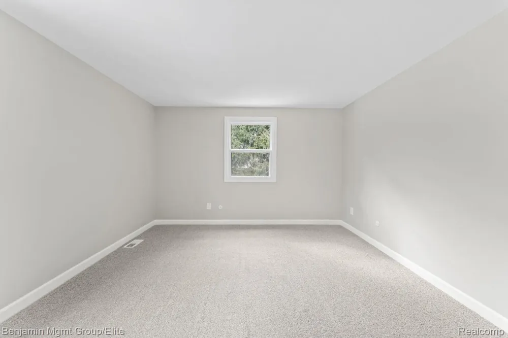 5910 Cedar Knoll Drive Genoa Township, MI 48116
