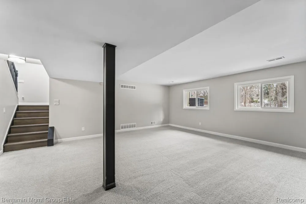 5910 Cedar Knoll Drive Genoa Township, MI 48116