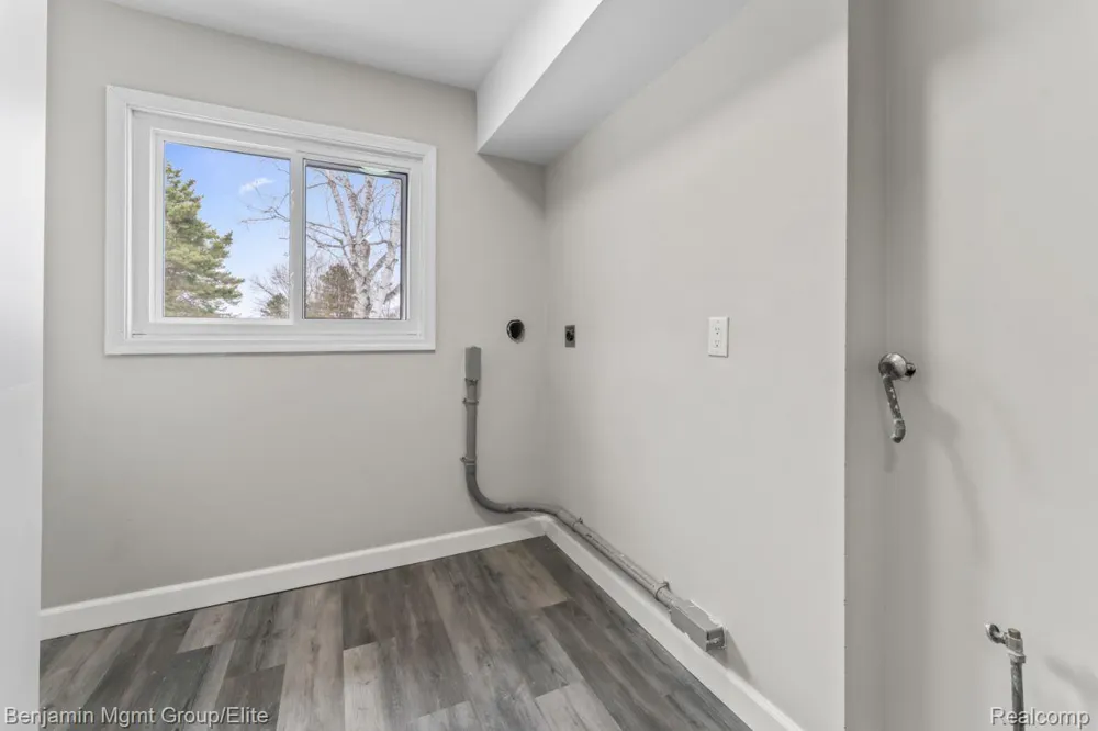 5910 Cedar Knoll Drive Genoa Township, MI 48116