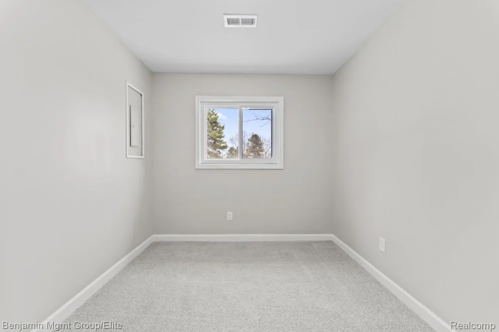 5910 Cedar Knoll Drive Genoa Township, MI 48116