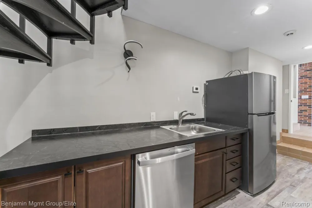 5910 Cedar Knoll Drive Genoa Township, MI 48116