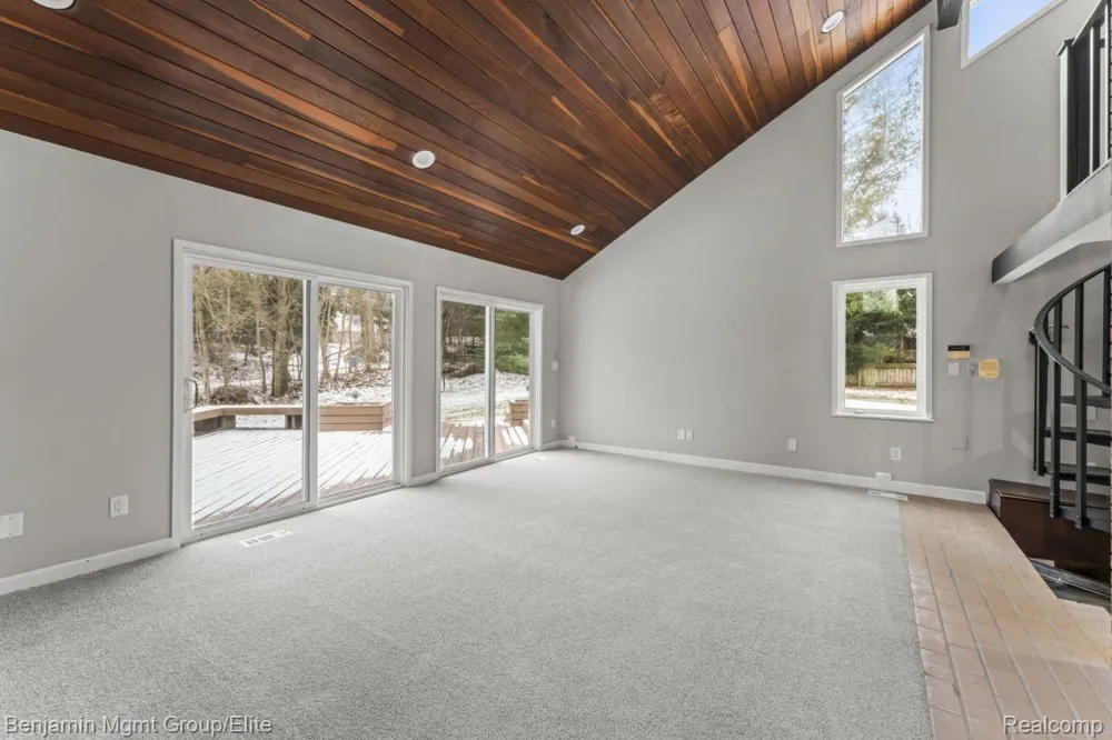 5910 Cedar Knoll Drive Genoa Township, MI 48116